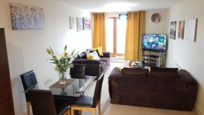 KCS Birmingham City Apartment with Balcony/Parking